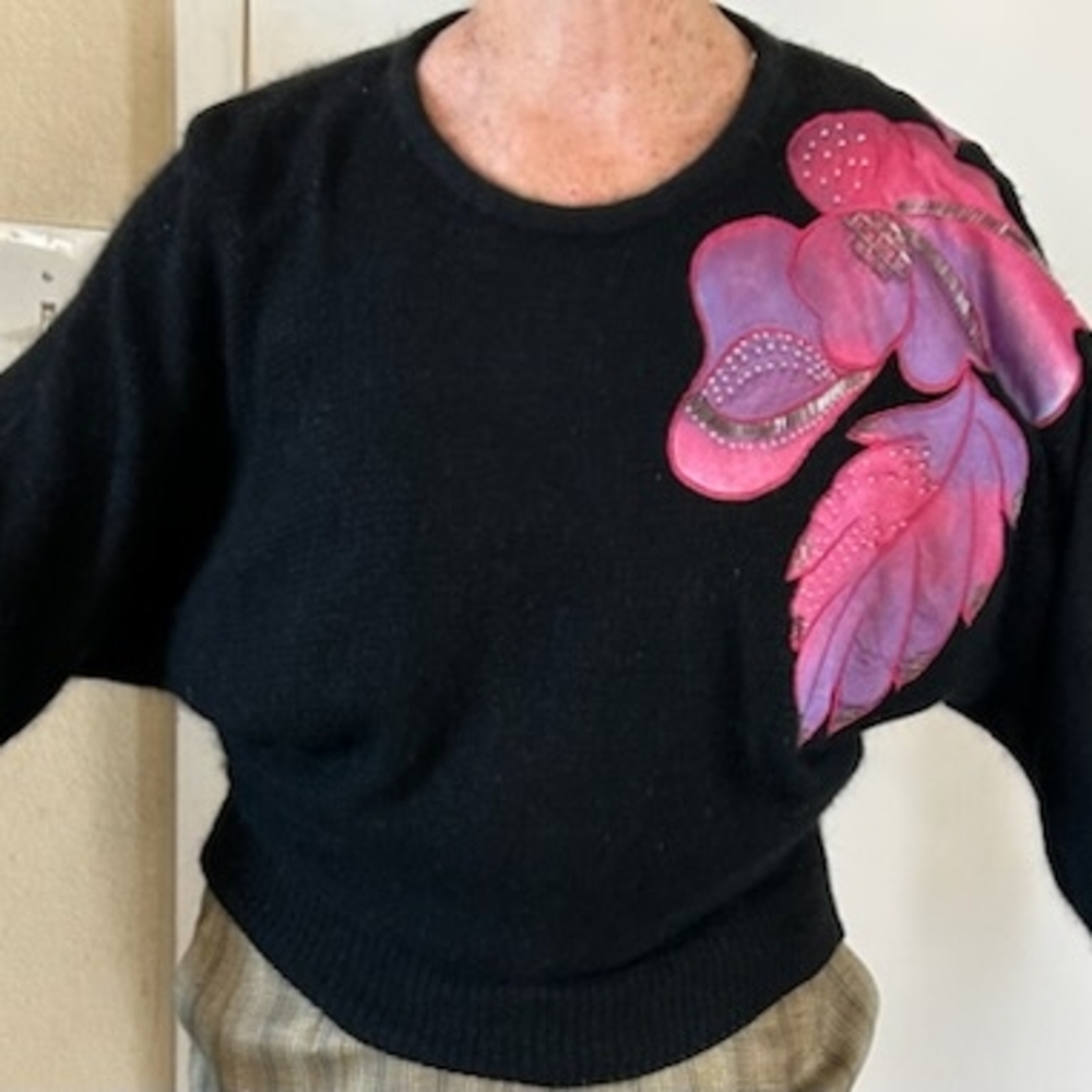 Bonnie & Bill, New York, black sweater with pink floral design